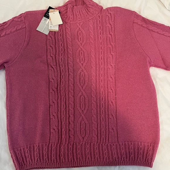 Pink knit sweater - Picture 2 of 3